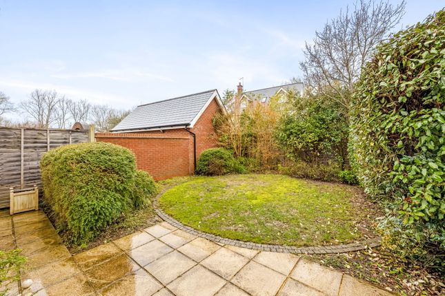 10 Churchill Way, Horsham photo 2