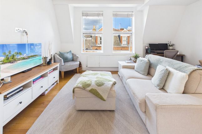 Flat 5, 2a, Laurel Avenue, Twickenham photo 2