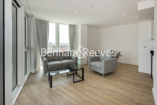 Thumbnail Flat to rent in Wandsworth Road, Nine Elms Point