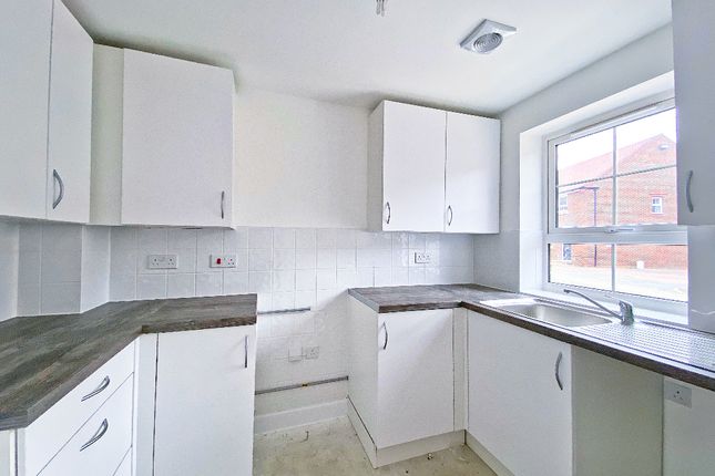 20, Blackburne Way, Farnham photo 3