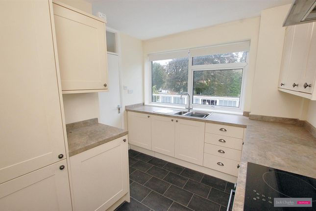 Flat 13, New Court, East Street, Tonbridge photo 3