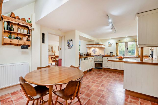 Fir Tree House,, Hermitage Road, Thatcham photo 3