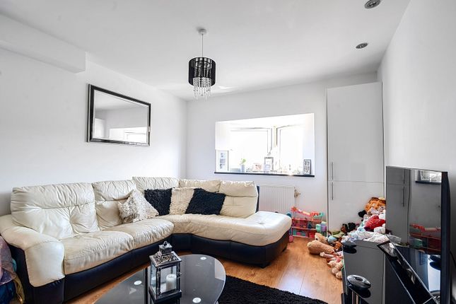 Larkshall Road, Highams Park photo 4