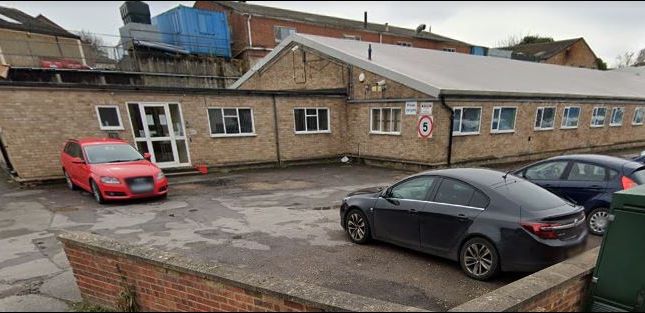 Warehouse to let in 59 Albert Road North, Reigate