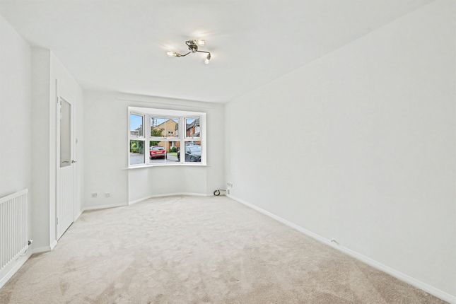43, Lordswood Close, Northampton photo 4