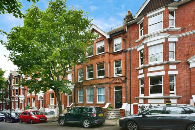 1-bed flat on Basement Flat, 19A, St. James's Avenue, Brighton, £240,000