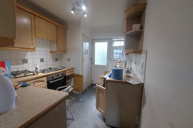 2 Bed Ground Floor Maisonette To Rent Eastern Avenue East, Romford Rm2