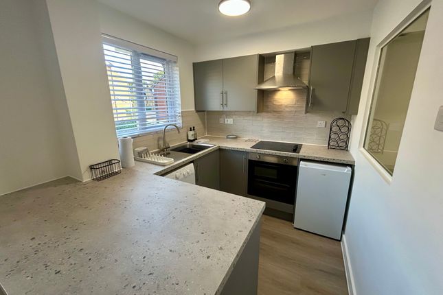 115, Howard Close, Waltham Abbey photo 4