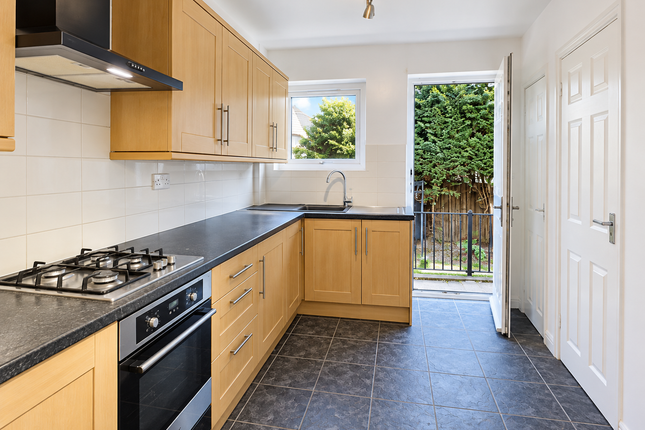 6, Browning Road, Huddersfield photo 4