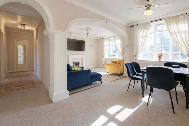 9 Stoneygate Court, Leicester photo 2