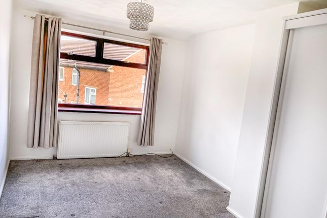 54, Doles Crescent, Barnsley photo 4