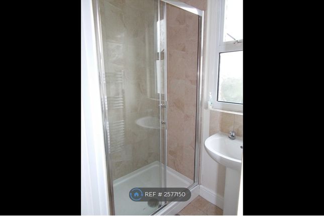 Baldwins Crescent, Swansea photo 5