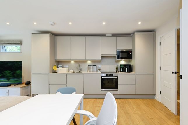 Flat 2   The Grange,, Firs Road, Kenley photo 2