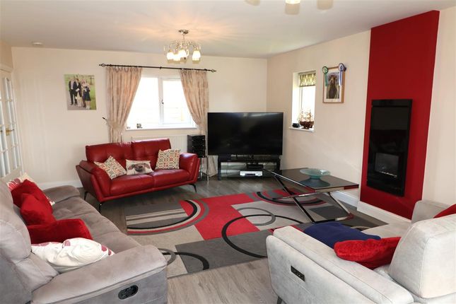 83, Tudor Gardens, Haverfordwest photo 4