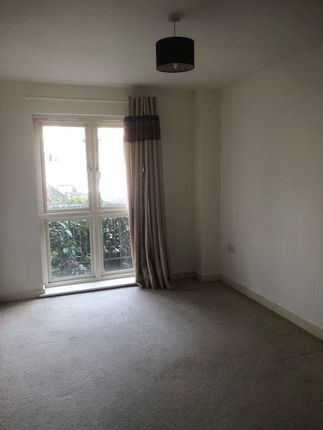 Flat to rent in Stuart Road, Gravesend