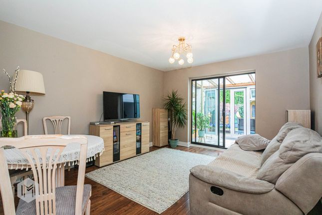 17 Talbot Close, Warrington photo 4