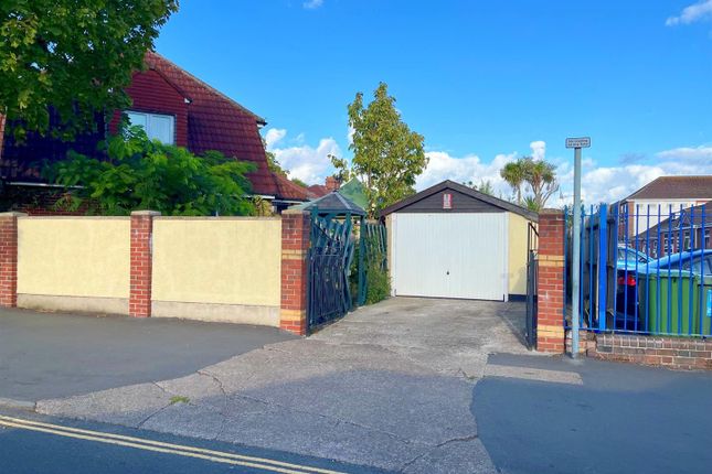 76, Queenshill Road, Bristol photo 2