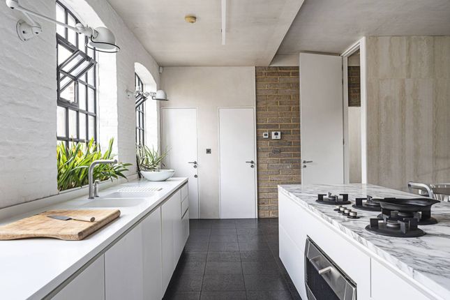 Thumbnail End terrace house to rent in Peary Place, Bethnal Green, London