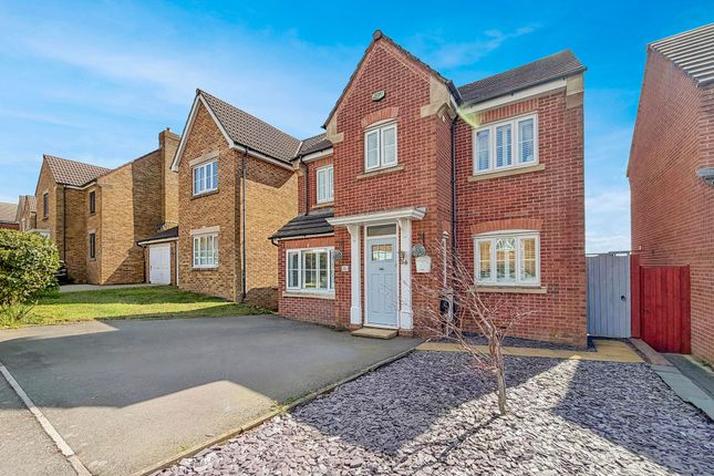 21 Heol Cwarrel Clark, Caerphilly photo 2