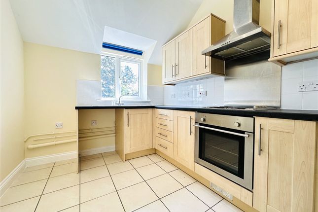 11, The Pines, West Yorkshire photo 3