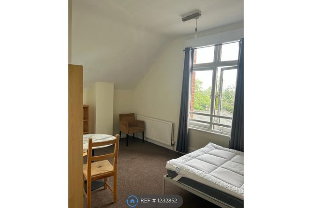 Thumbnail Room to rent in Brixton Hill, London