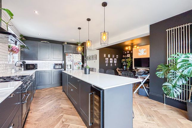 17, Exford Avenue, Westcliff-On-Sea photo 2