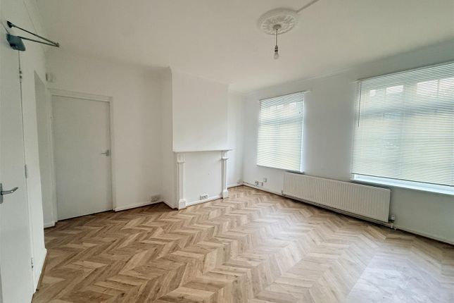 Ballamore Road, Bromley photo 2