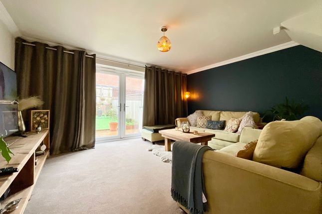 9 Shield Way, Scarborough photo 2