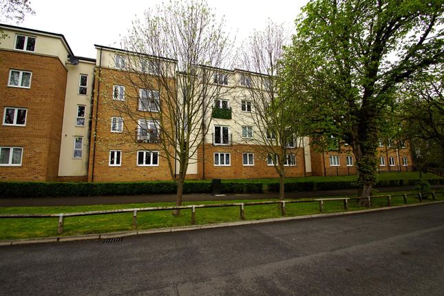 Flat for sale in Holly Way, Leeds