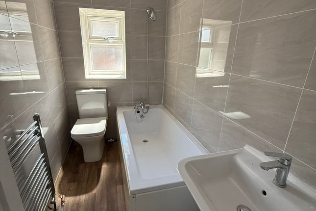 2, Rossefield Road, Bradford photo 3