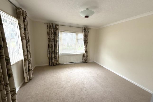 52, Lower Lodge Park, Rugeley Road, Rugeley photo 4