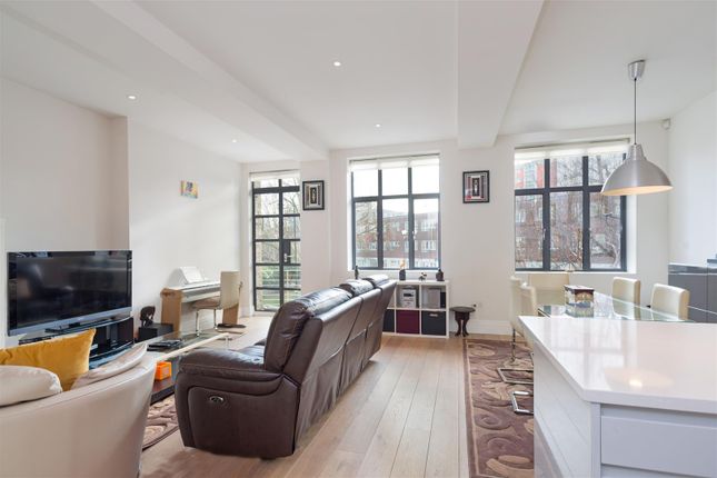 K, 116, Grafton Road, London photo 2