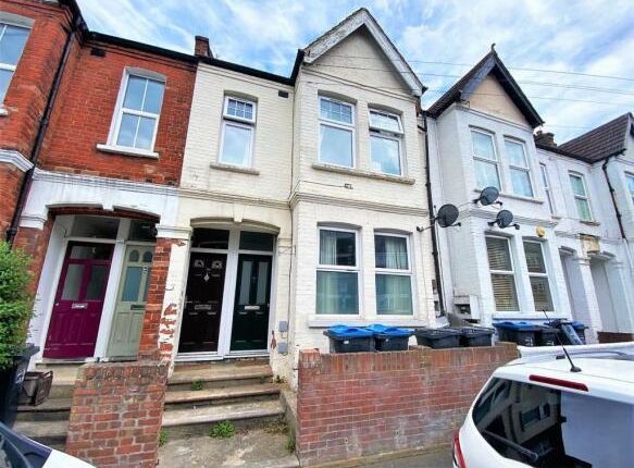 Thumbnail Maisonette for sale in Byegrove Road, Colliers Wood, London