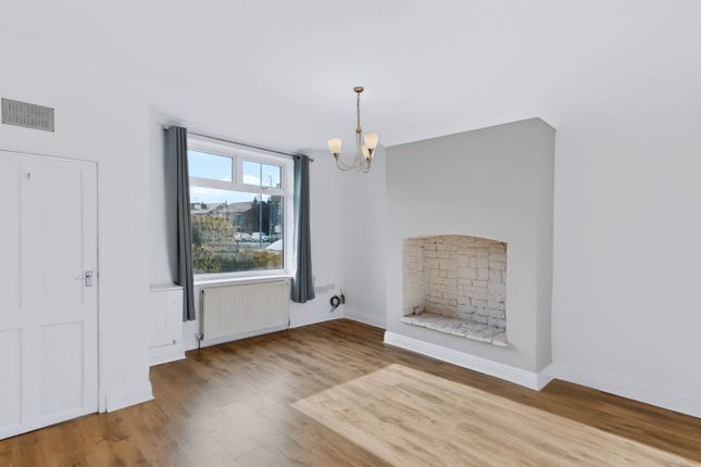73 Park Road, Bolton photo 2