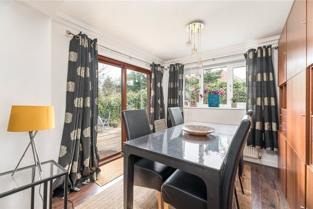 17, Upper Green Drive, Wakefield photo 5