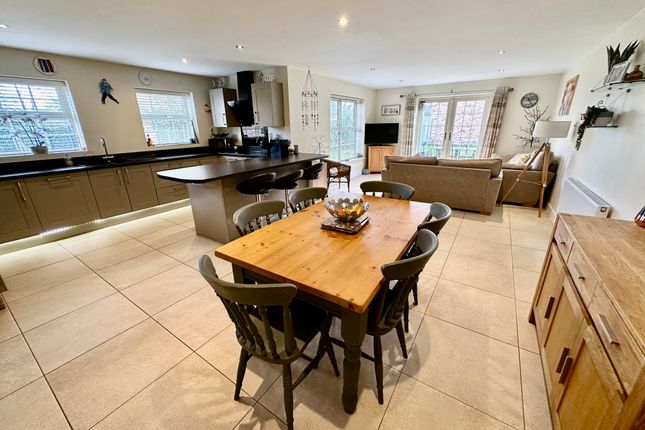 Detached house for sale in Chatsworth Gardens, Edenthorpe, Doncaster