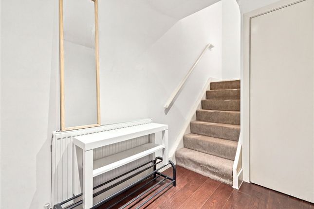 Flat 3, 50, Lordship Park, London photo 4