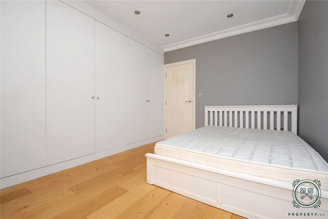 Flat 2, First Floor, 33, Turnpike Lane, London photo 2