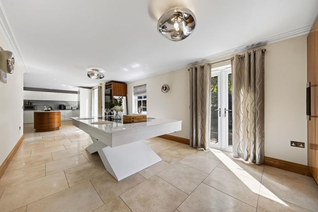 Oak House, The Woodlands, Main Street, Lutterworth photo 3
