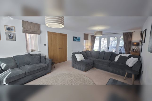 1A, Brooklands Crescent, Sale photo 4