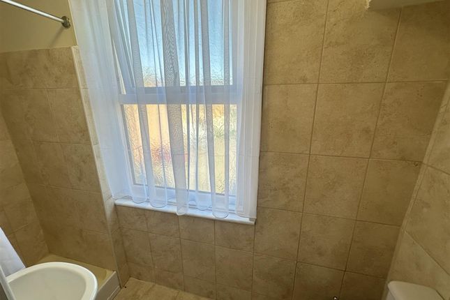 16 Bedford Street, Scarborough photo 4