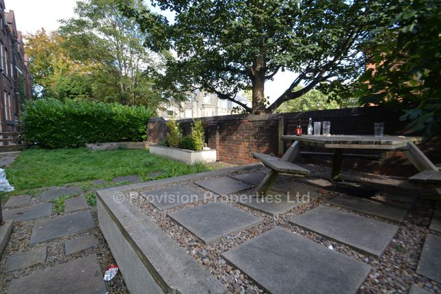 North Grange Road, Hyde Park photo 5