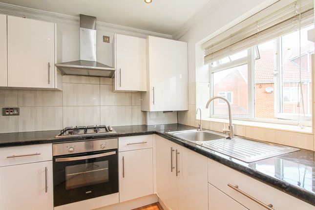 Flat 2, 2, Walton Avenue, Harrow photo 3