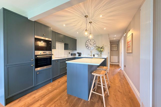 14 Westfield Avenue, Scarborough photo 3