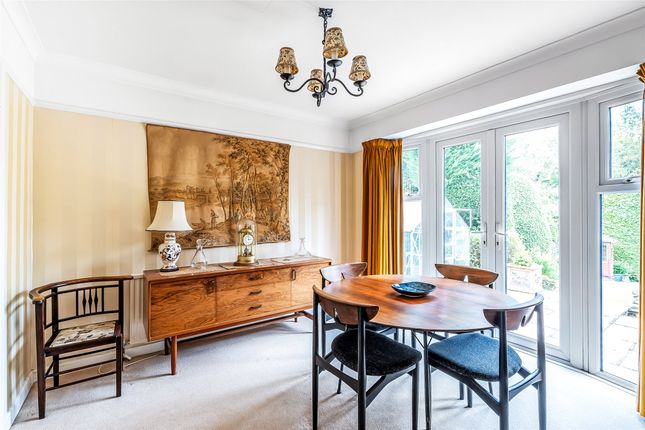 The Rustlings, 2, Woodland Rise, Surrey photo 4