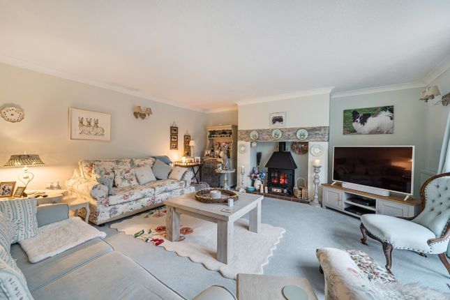 April Cottage, 7, Court Farm Close, Chard photo 2