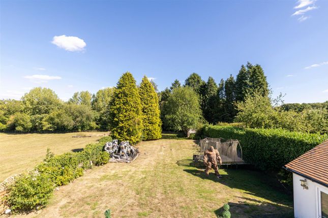 The Rydons, Babylon Lane, Tadworth photo 2