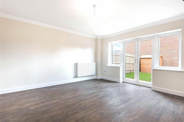 23, Imperial Way, Reading photo 3