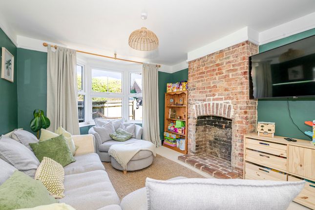 Denlea, Battle Road, Punnetts Town photo 2