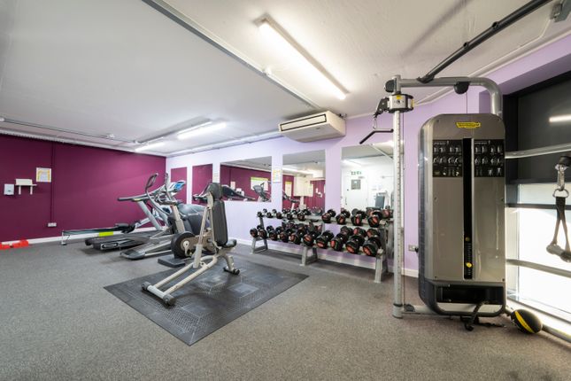 Flat 22 Spitfire House, 23, Coombe Lane, London photo 3